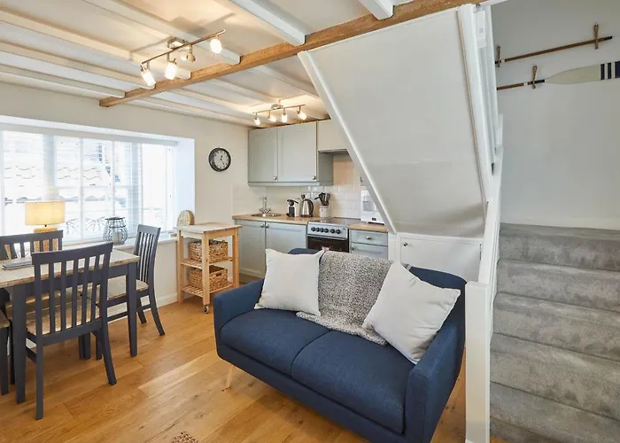 Host & - Amber Whitby