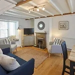 Host&stay - Amber Whitby